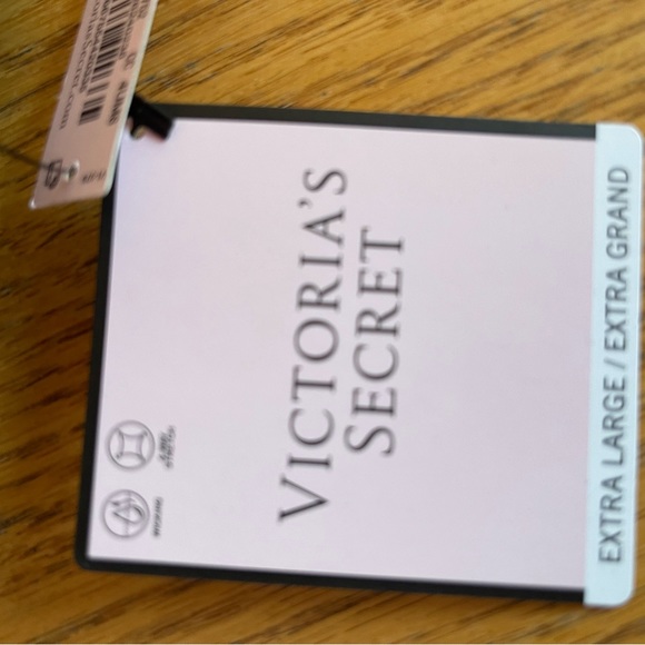 Brand new with tags Victoria Secret bra. Essential Strappy Sports Bra. - Picture 8 of 10